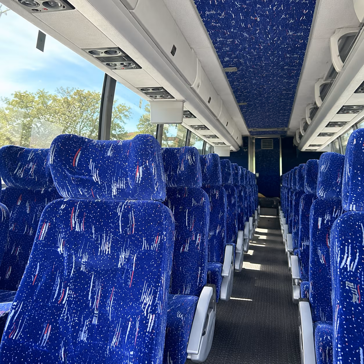 long distance charter buses for corporate travel to kansas city and chicago
