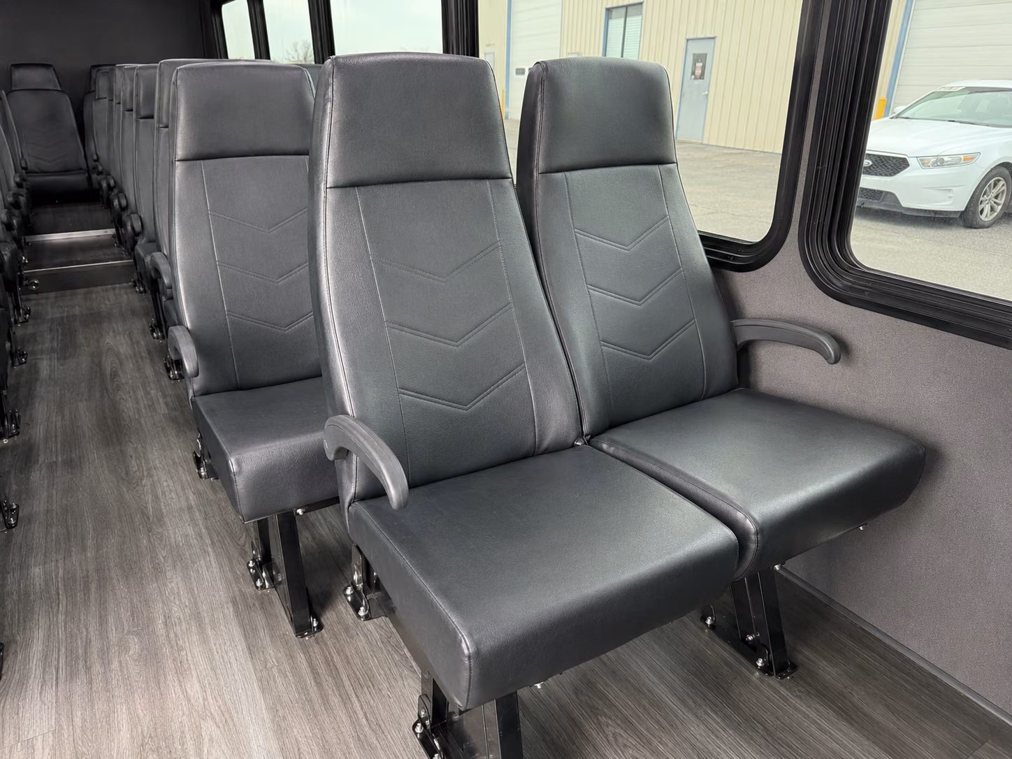 minibus rentals for smaller o fallon prom groups and after parties