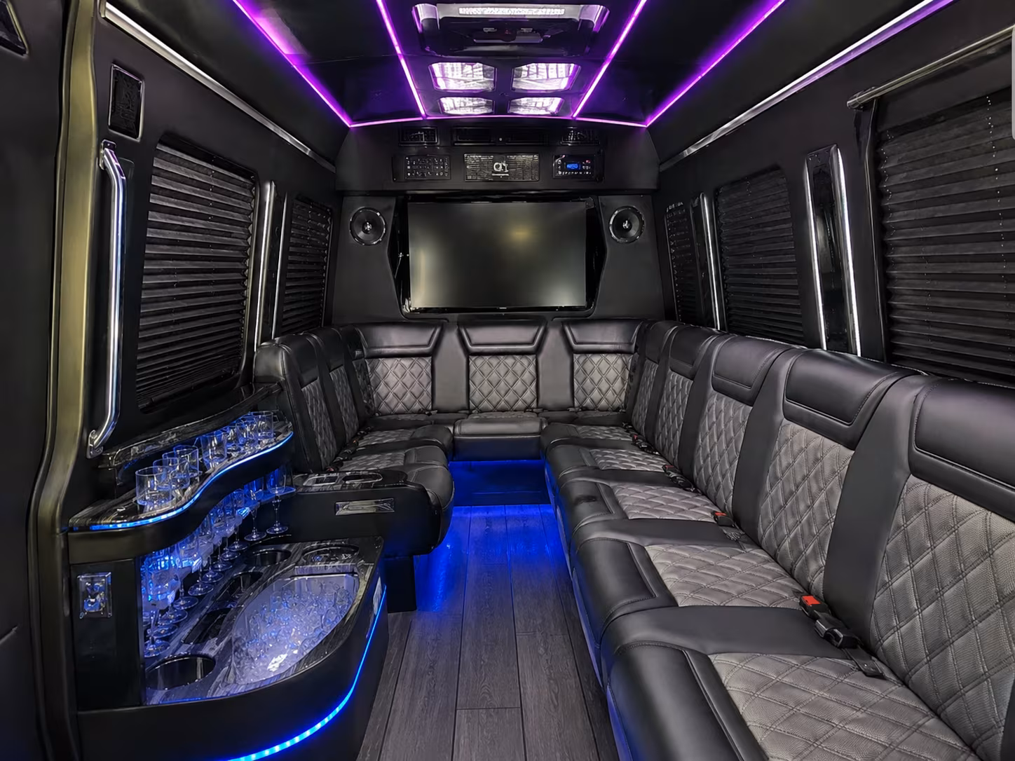 staging and pickup logistics at stl for your group bus